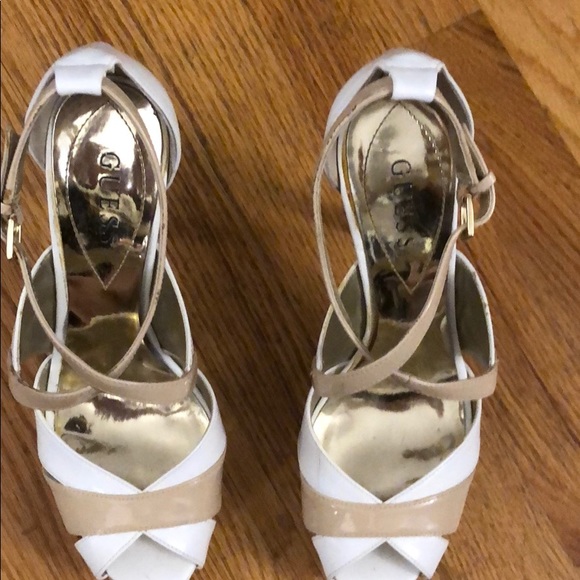 Strapped Guess Sandals - Picture 4 of 4